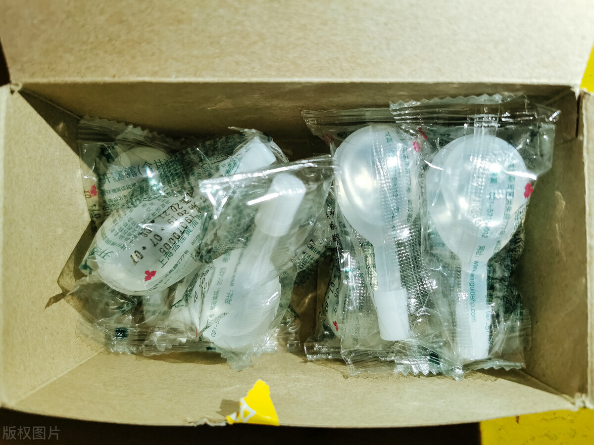 养宠小知识狗撒尿有血怎么治疗,养宠小知识狗突然大量掉毛怎么办