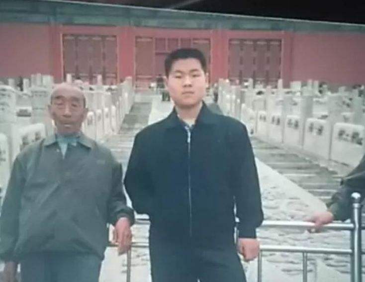 那些年岳云鹏唱火的歌,岳云鹏成名背后的辛酸之路