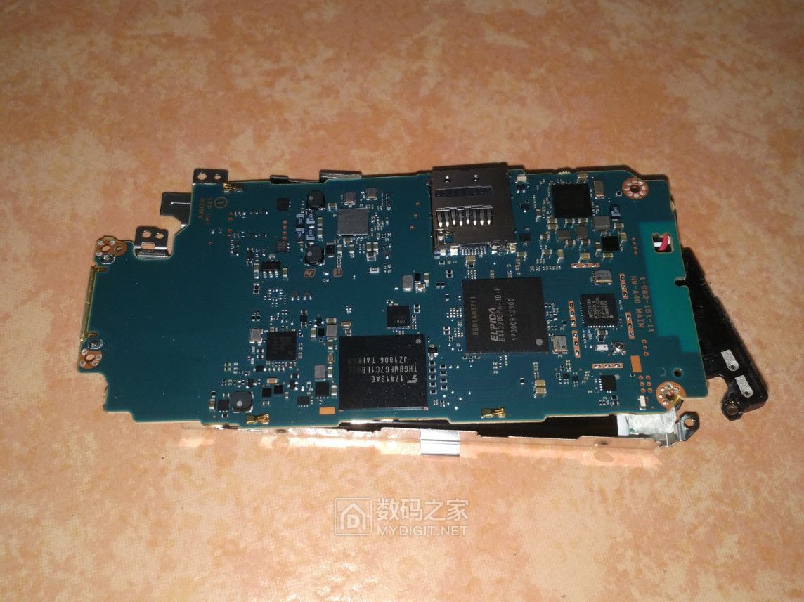 售价1000元的索尼NW-A45无损音乐*放播**器拆解!对比NW-A35主板图