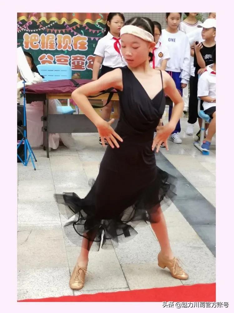 绵阳小学一年级新生入学通知,绵阳南山中学双语学校开学典礼