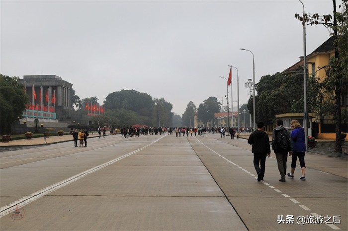 168块小草坪组成的广场，到越南河内必须去的地方