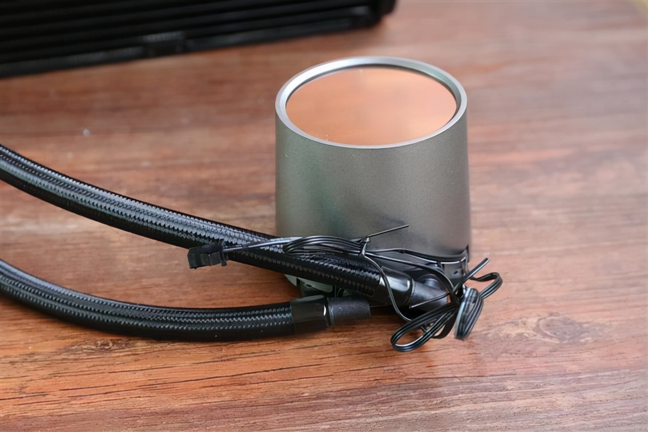 一体水冷主机和分体水冷主机区别,水冷主机好和普通的有什么区别