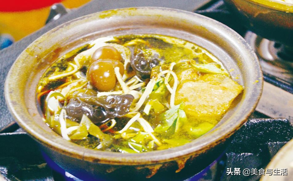 *京大南**妈卖砂锅粉丝,一天能卖200锅,很多人都慕名而来