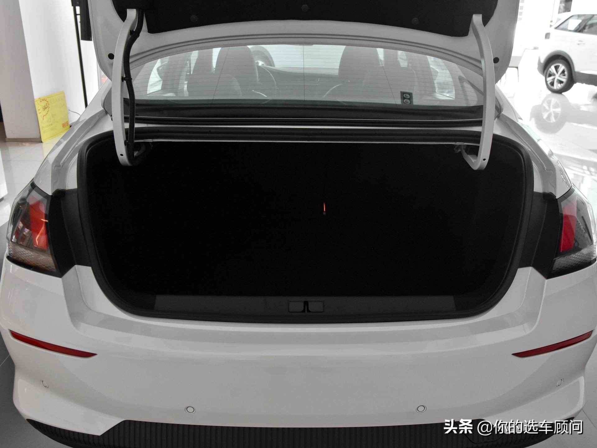 带着诚意归来测试2022款标致408,408标致1.6t和速腾1.4t