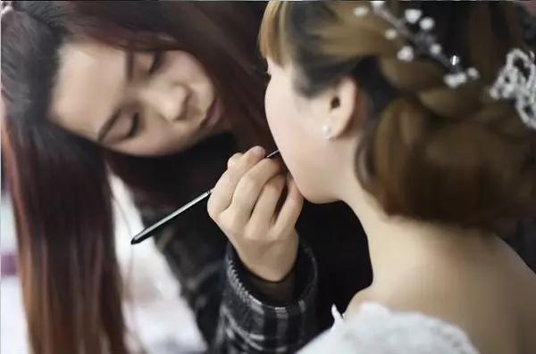 新娘跟妆师化妆造型完全攻略,新娘跟妆化妆师需要准备哪些