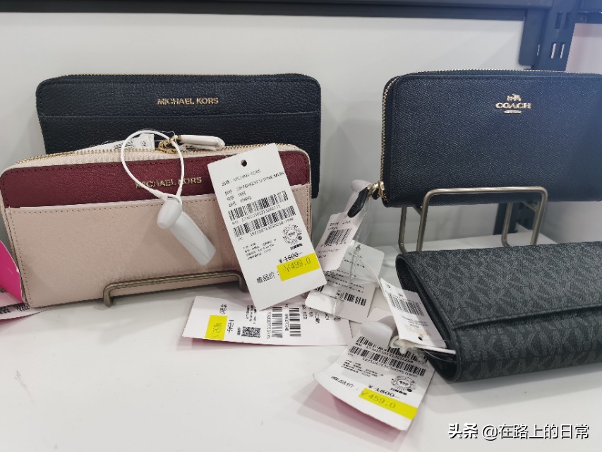 唯品会卖的mk和coach是正品吗,买coach包包现在哪里最合适