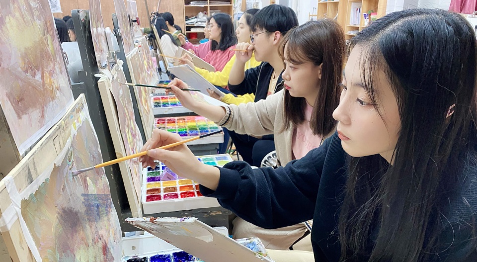 高二开始学艺术晚吗,高二开始学美术来得及吗