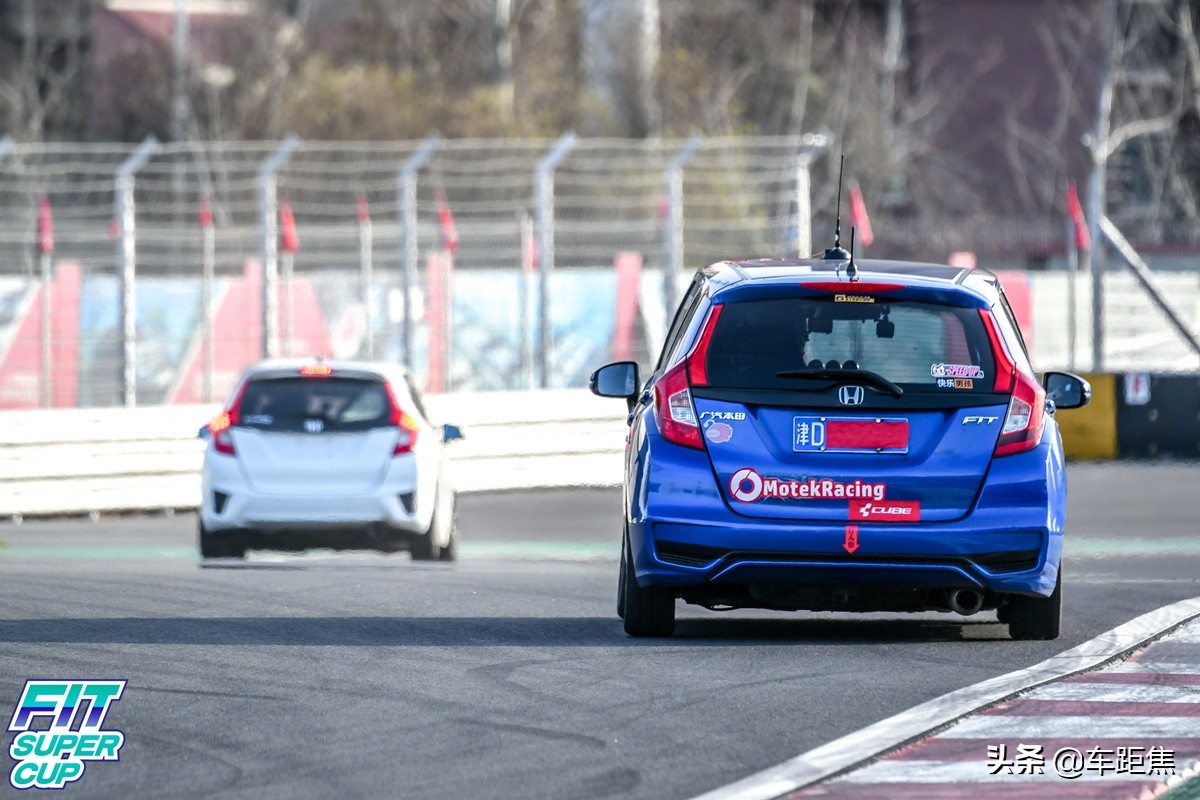工薪族自费玩赛车靠不靠谱?飞度杯比赛轻体验