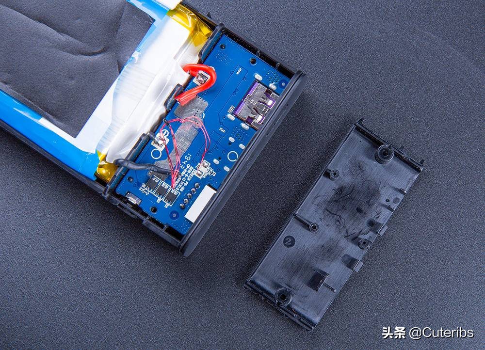 绿联超级快充充电宝拆解,绿联100w二合一氮化镓充电宝拆解