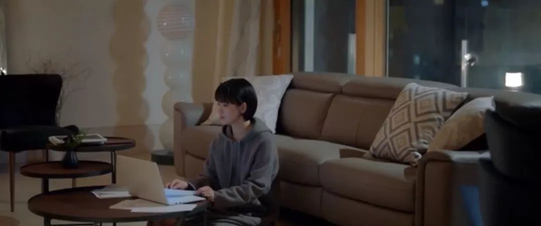 来不及吐槽《男朋友》剧情，我满眼都是宋慧乔的高领衫和大衣！