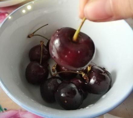 这“土豪”水果，价格比肉贵，吃它的人“非富即贵”，超市论个卖