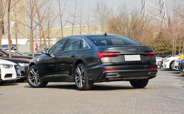 五系a6和e级哪个值得入手,5系e级a6l均顶配