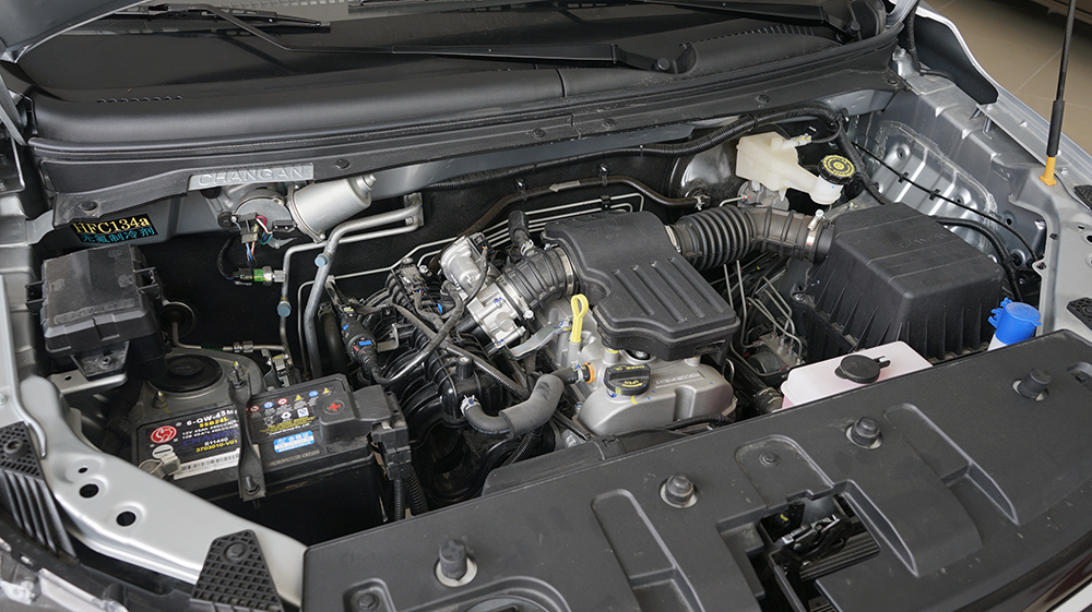 长安欧诺s静态体验,长安欧诺s封闭货车2017款参数配置