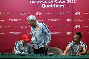 中国足球里皮离职视频,男足失利里皮辞职