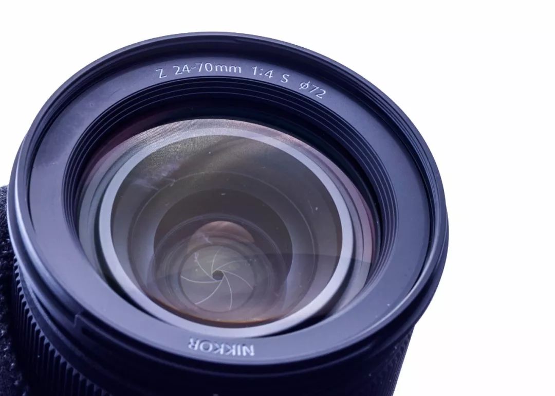 尼康35mmf1.4z卡口镜头质量如何,尼康z50配35mm1.8