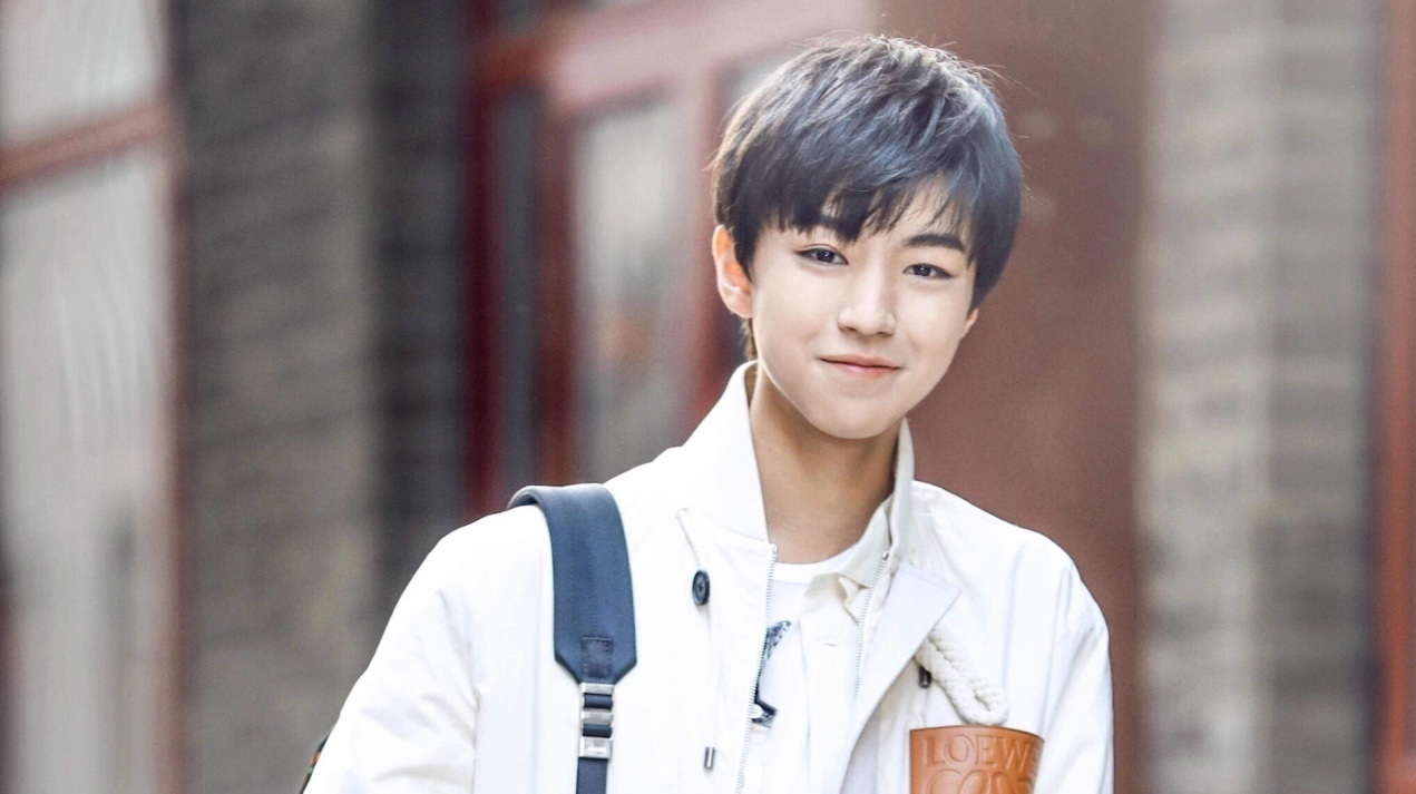 周杰伦因舞台故障受伤主办方,周杰伦出演出事故