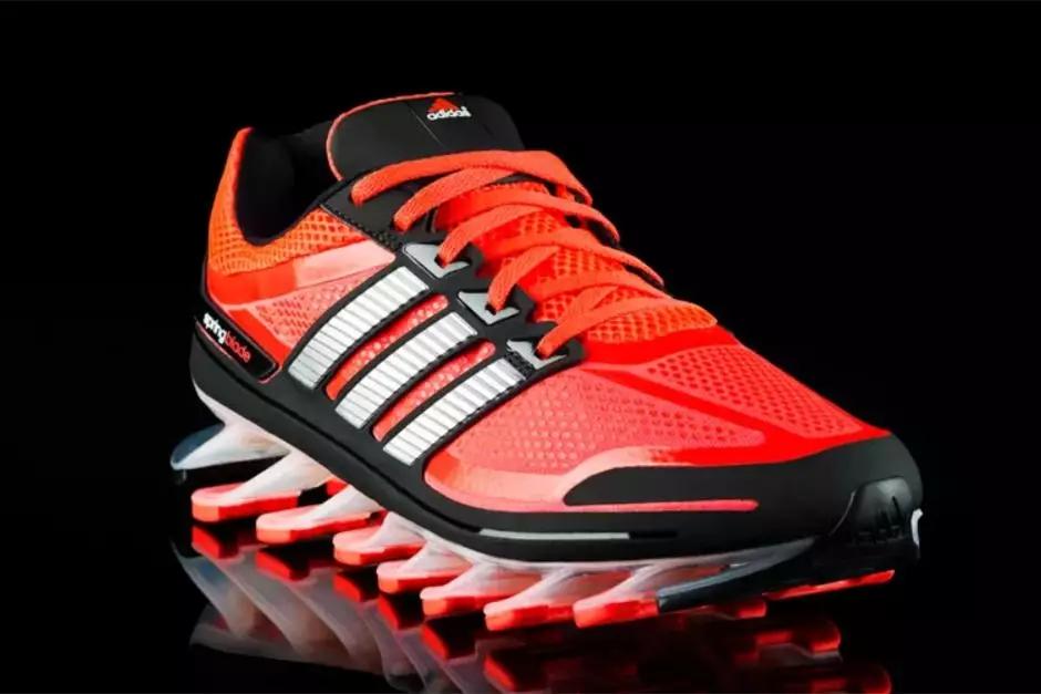 adidas三条杠运动鞋,adidas三条纹鞋舒适感