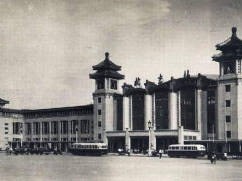 毛*东泽**为堂弟买火车票，也出现“一票难求”，警卫员为此排队3天