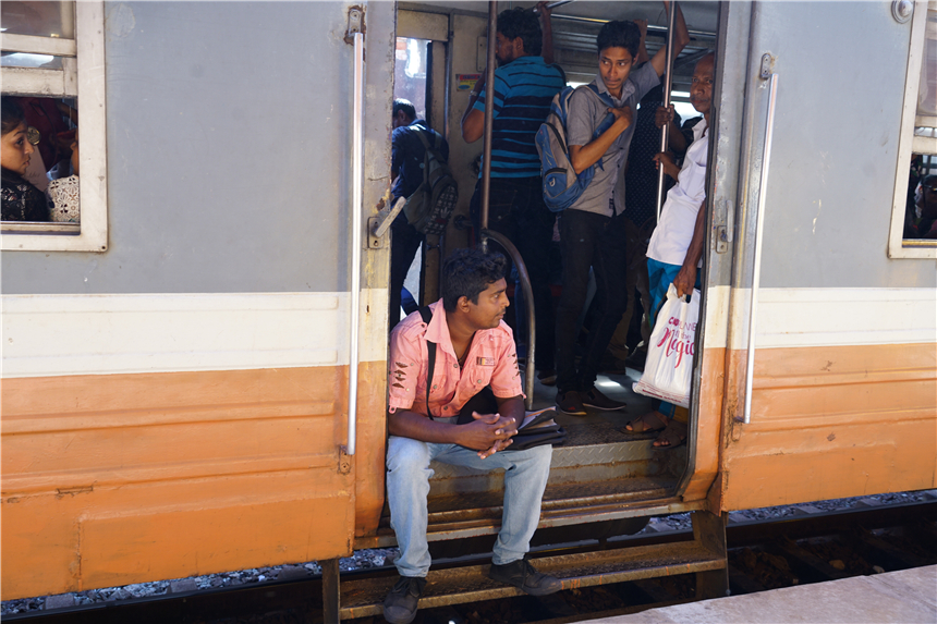 斯里兰卡海上小火车航拍,宫崎骏的斯里兰卡的小火车