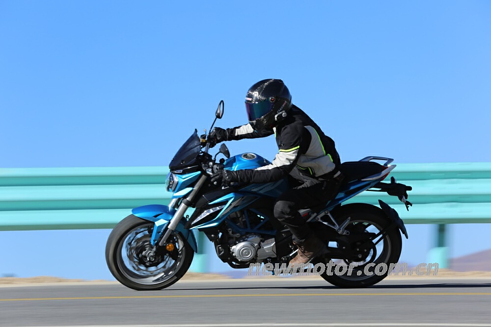 川西去看贡嘎雪山,川西看雪山和草原