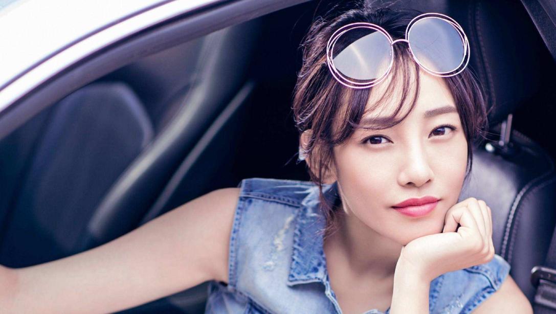 “一指禅”后,白百何频曝新恋情,上演“摸臀杀”的张爱朋去哪了