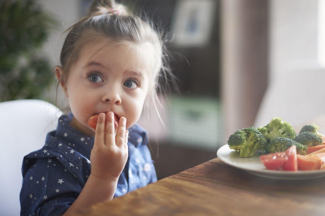 3岁宝宝说话结巴怎么纠正,3岁宝宝说话有些结巴怎么纠正