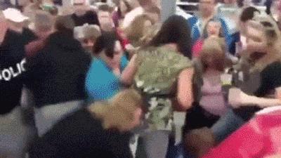 突发！新加坡惊现万人抢购风潮，网友：这波神操作太上头