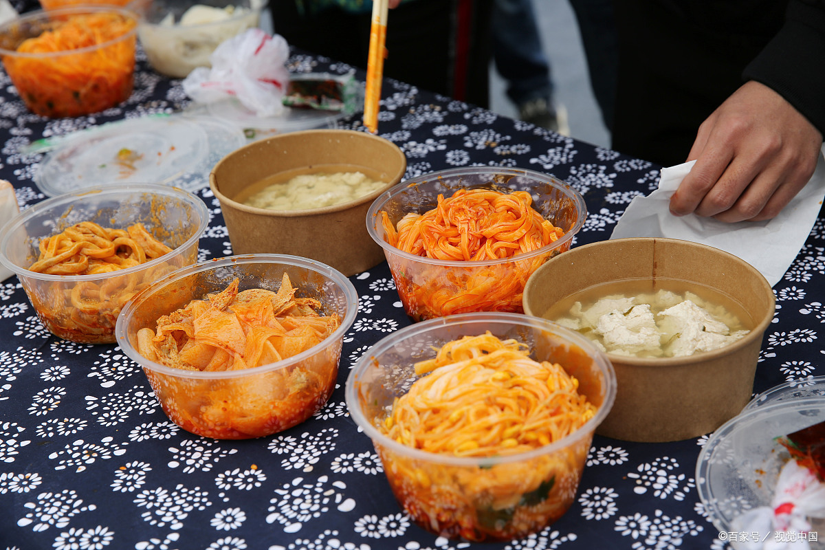 凉皮米皮家常做法,凉皮的米皮是怎么做出来的