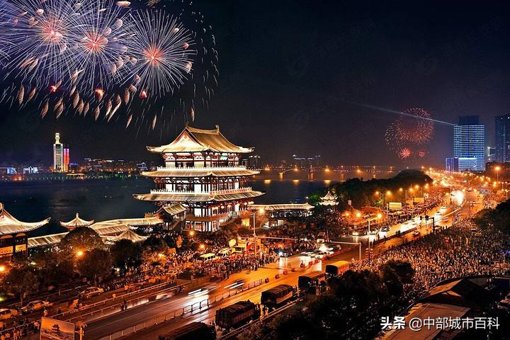 万亿明星城市,娱乐之都长沙还有什么短板?应该只有天气了吧