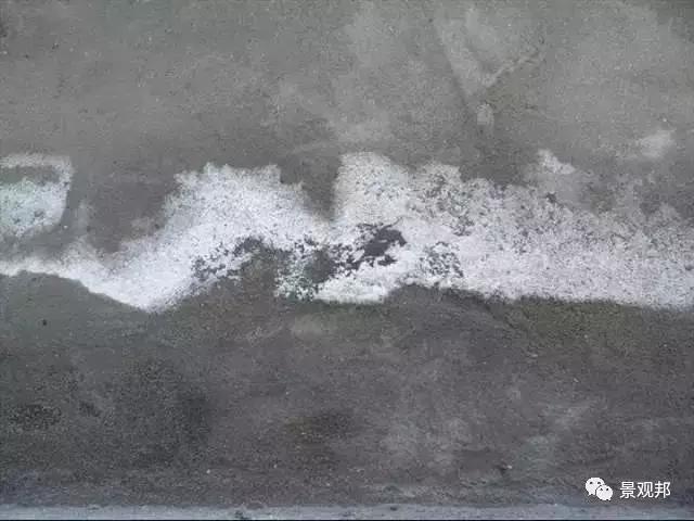 室外地面石材泛碱怎么办,水景石材泛碱如何处理