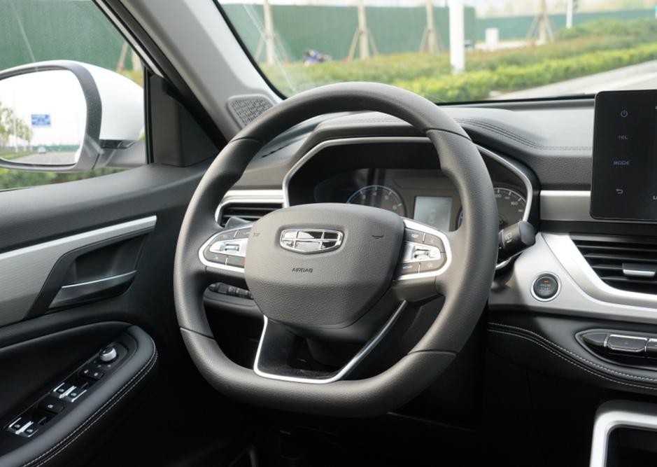 吉利远景x6新款顶配动态测评,吉利远景x6手动挡最高配