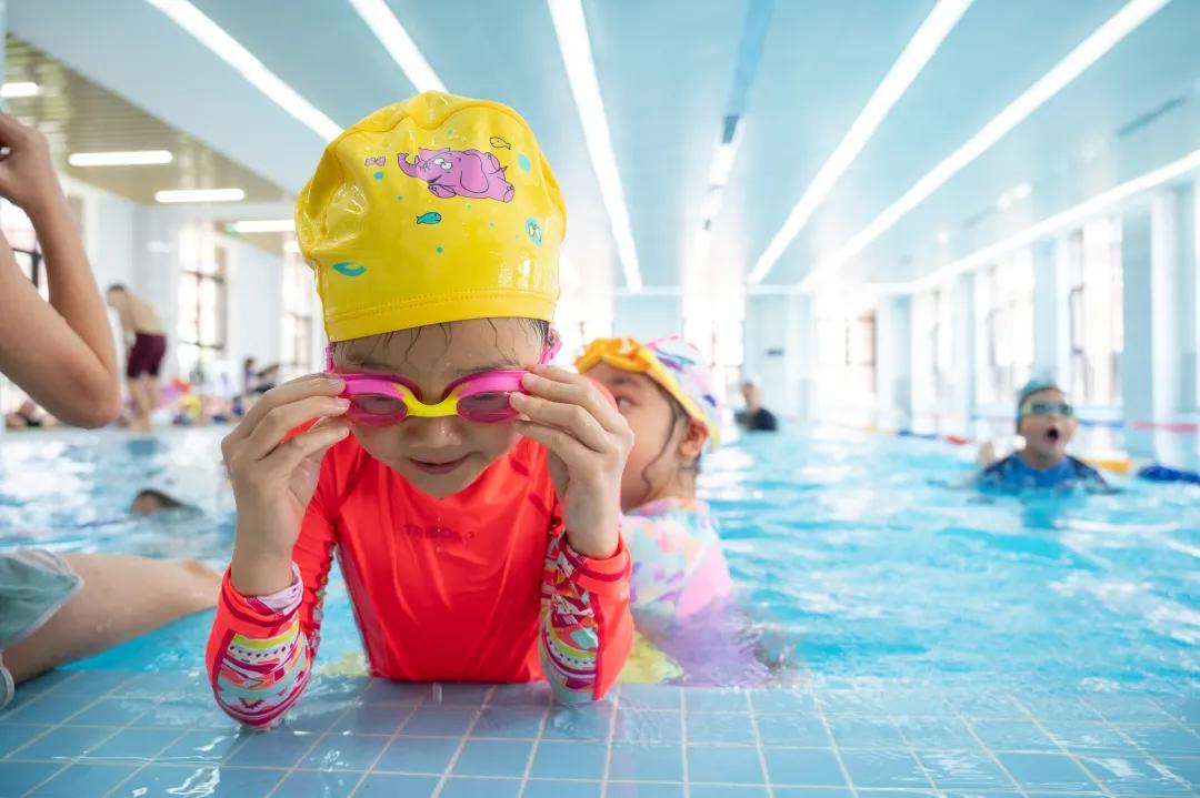 太拼了!为实现个性化教育,这所学校给学生开了100多门优能课