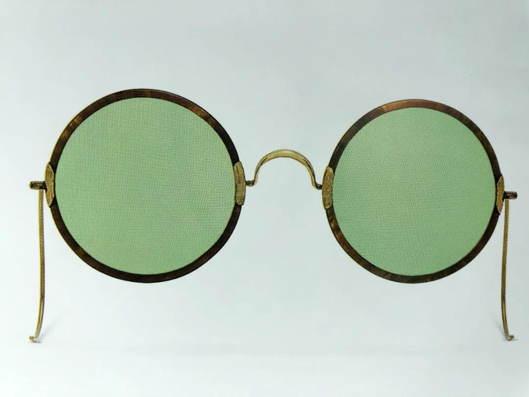 眼镜的百年发展史,一图看懂眼镜发展史