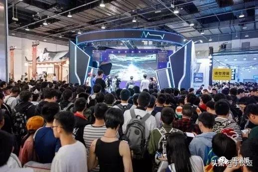 从同人奇迹到战斗力最强的二次元游戏，月世界下的作品有多骚气？