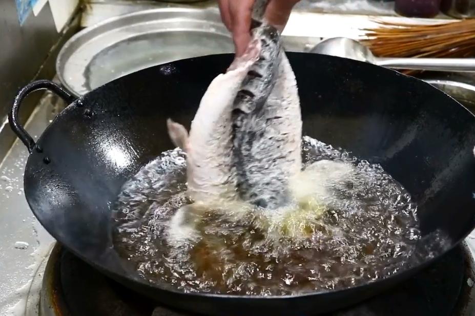 正宗四川烧烤鱼的做法窍门,烤活鱼的做法正宗做法