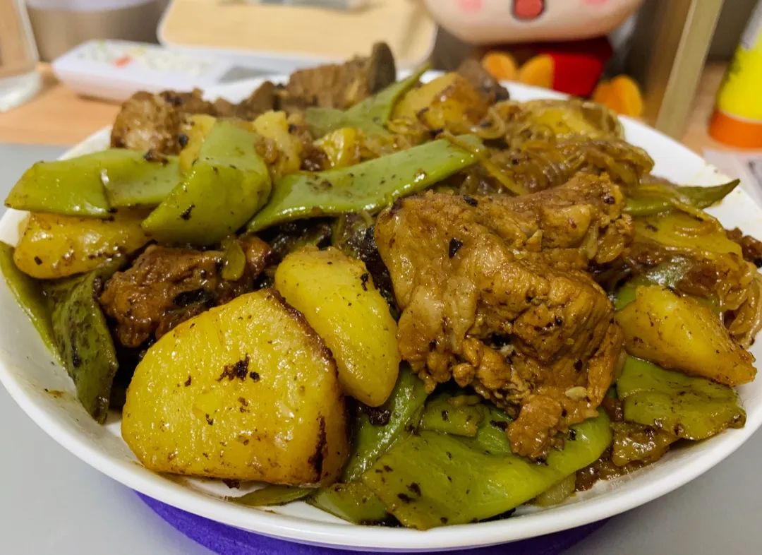 买翡翠原石怎么弄成成品,500块的翡翠网购