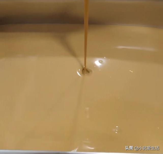 巧克力脆皮怎么做窍门视频,巧克力工厂的制作过程步骤