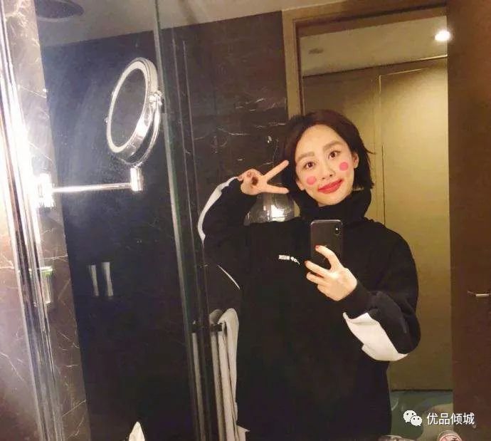 杨紫粉底液怎么选,杨紫推荐控油护肤品