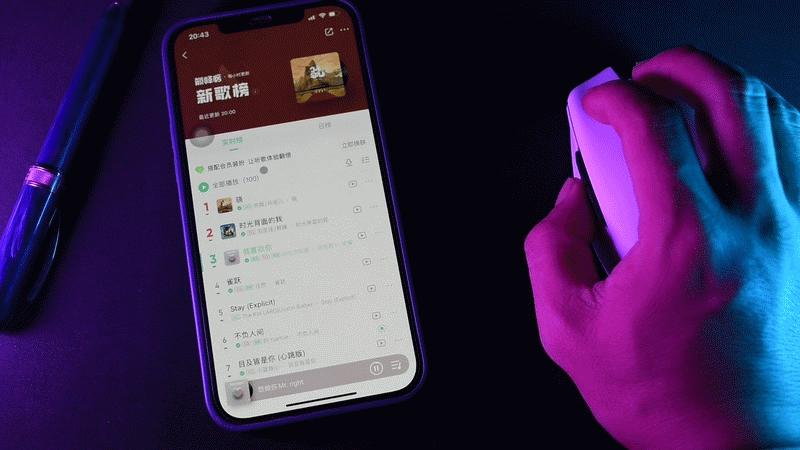 颜值高、还能打、抓着还舒服-雷蛇八岐大蛇V2游戏鼠标
