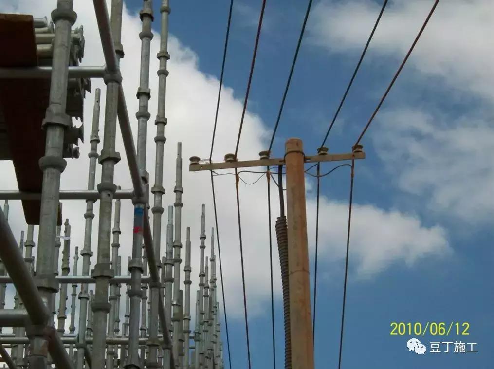 施工现场常见的临时用电违规现象,电力施工现场常见违章现象