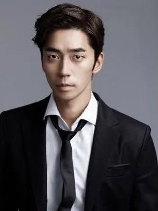 哪个男星演的狐狸精好看,长相最像狐狸精的演员