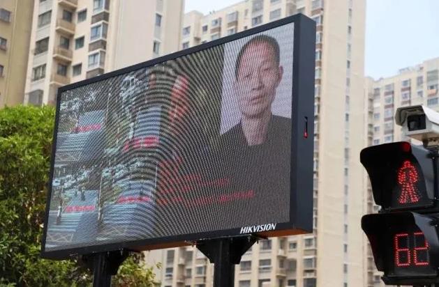 骑电动车不戴头盔重拳整治,南京骑电动车不戴头盔会上征信吗