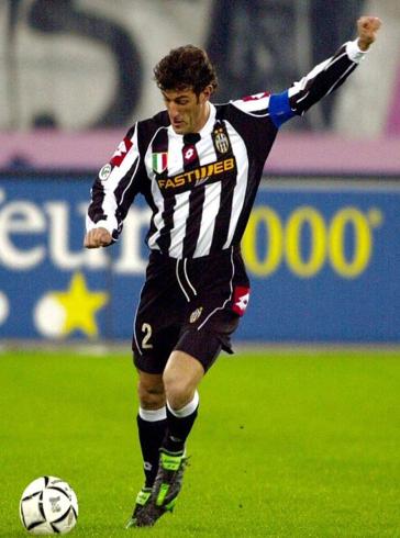 尤文图斯西甲历史最佳阵容,齐达内听到巴乔替补