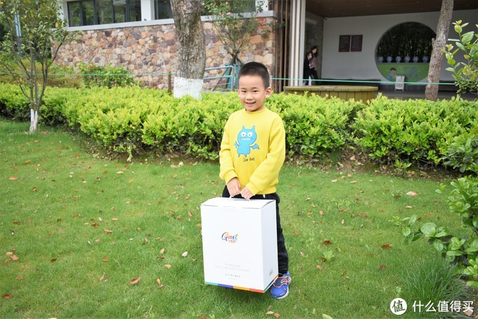 别让孩子输在起跑线，背上GMT for Kids挪威小方包，轻便 舒适 充裕