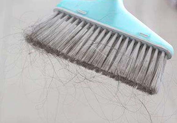 清理扫把的妙招,清理顽固污渍的扫把