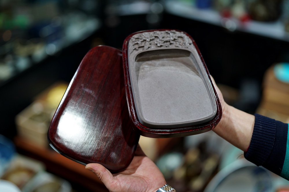 老式铜葫芦烟袋,古玩市场的铜胎掐丝珐琅花瓶