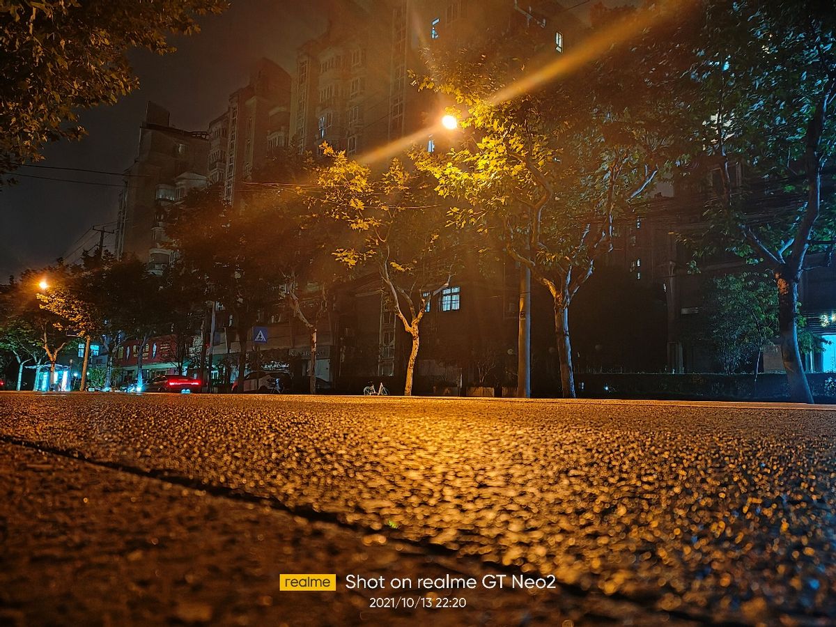 realmegt2对比iqooneo5s,realme真我gtneo2上手体验