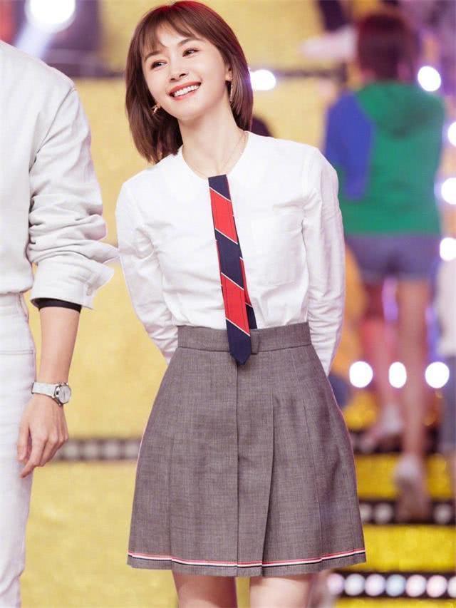 头型小的圆脸女生适合的发型,圆脸女生适合的发型有以下几种