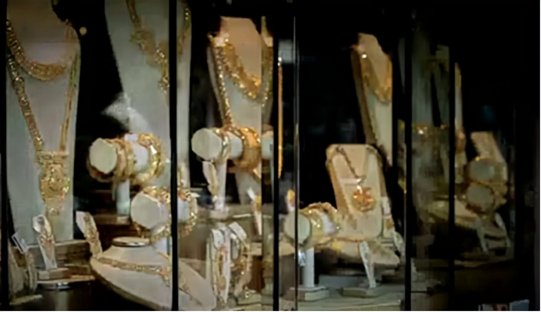 印度穷人下水道里淘金,印度穷人淘金