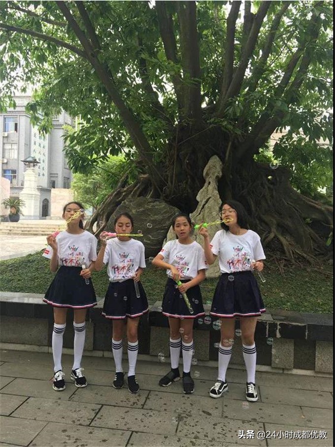 不用吆喝，学校办的好，家长最有发言权！孩子最有体验感！